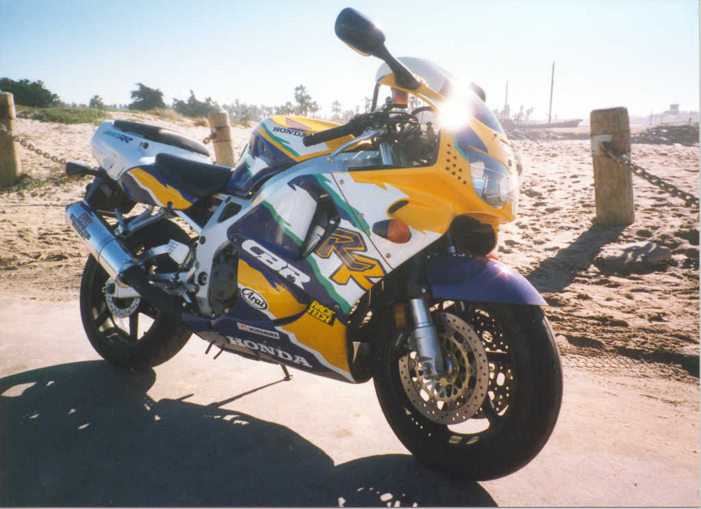 Doug's 900RR