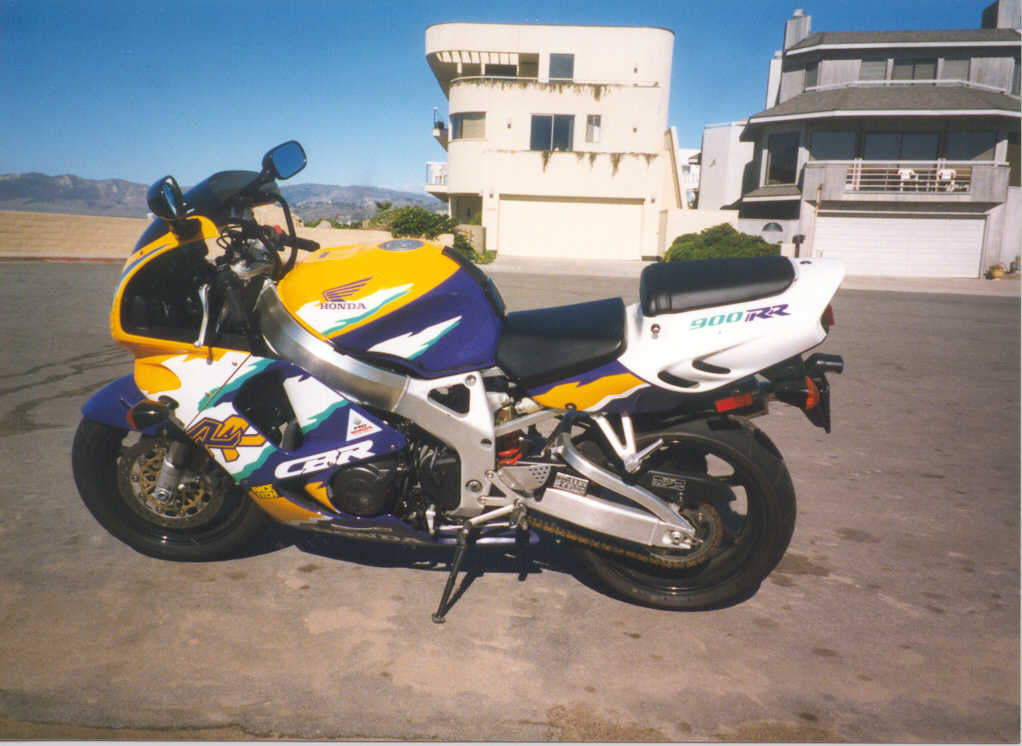 Doug's 900RR
