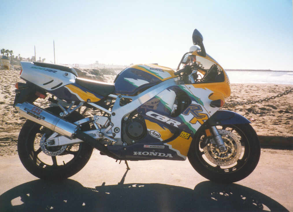 Doug's 900RR